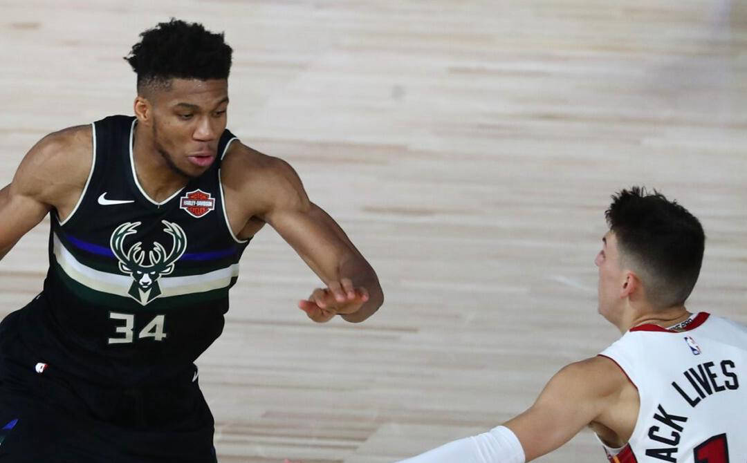 NG SPORTS-训练课后NBA常规赛传出新动向,密尔沃基雄鹿回应争议,高层表态:气氛紧张,临场指挥获称赞的简单介绍