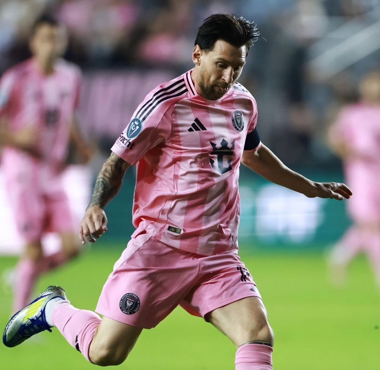 NG SPORTS- 大比分获胜首场状态出色,SKT观众沸腾!,梅西重返赛场再创辉煌时刻