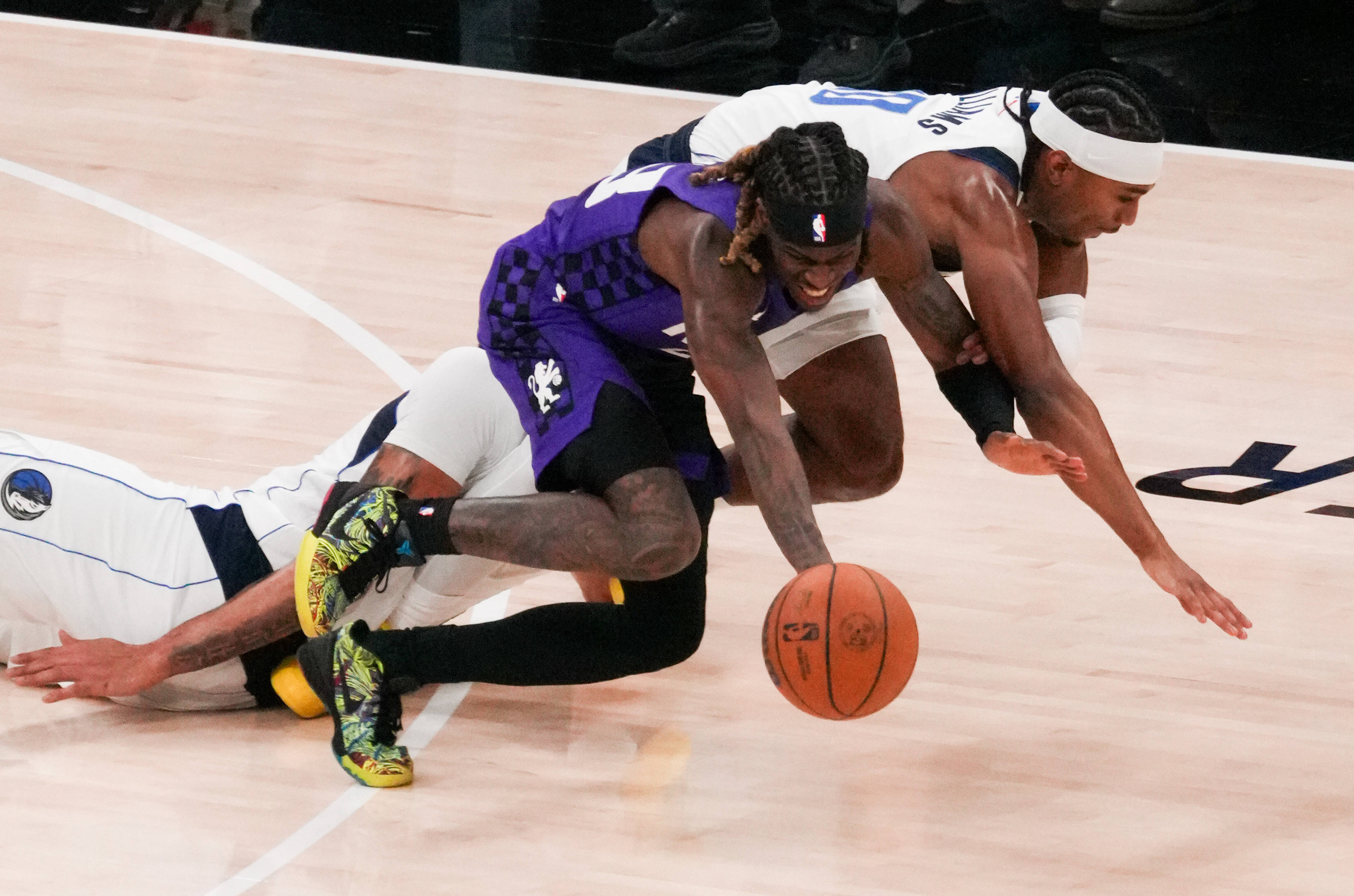 NG SPORTS-詹姆斯在独行侠比赛中高光表现,出色防守引发热议!的简单介绍